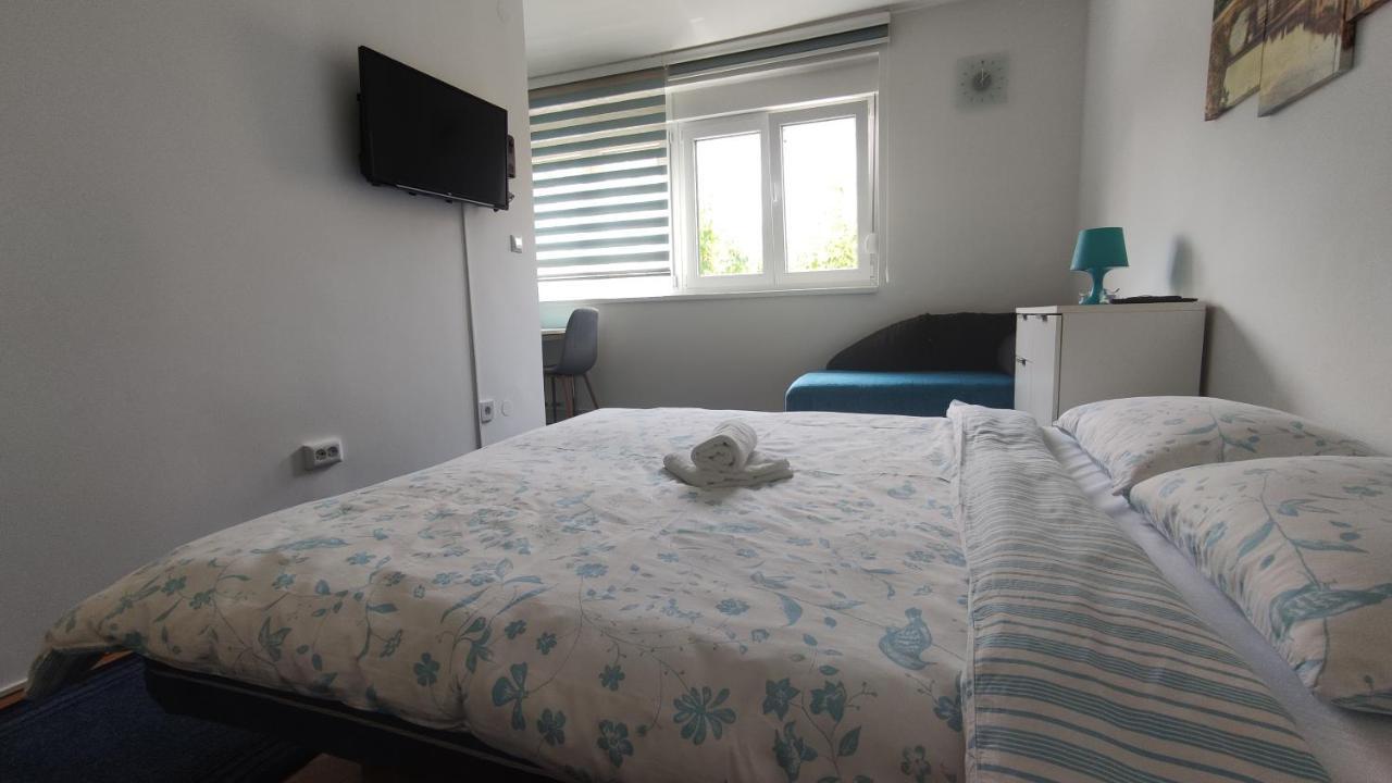 Mona Blue Apartment ซาราเยโว ภายนอก รูปภาพ