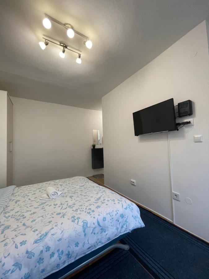 Mona Blue Apartment ซาราเยโว ภายนอก รูปภาพ